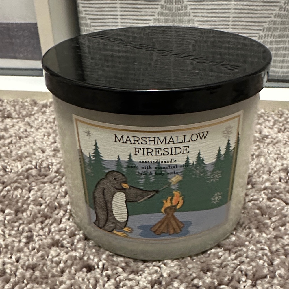 Bath and Body Works Marshmallow Fireside Three wick Candle with Black Lid NEW